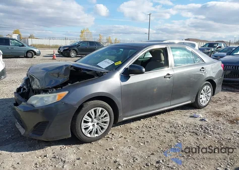 2014 Toyota Camry Le z USA, uszkodzony, nr VIN 4T1BF1FK0EU323613